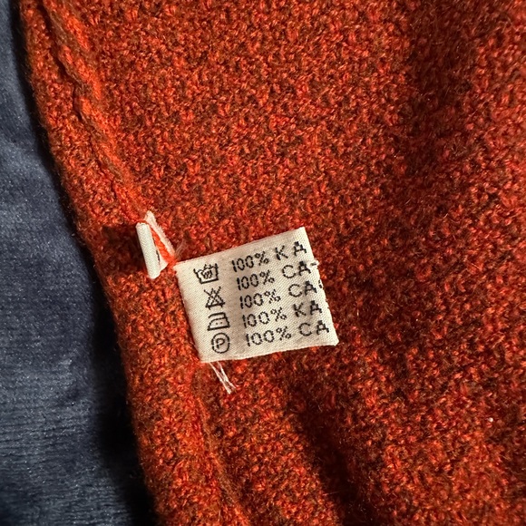 Kiton Sweater 100% Cashmere. Size Italian 52. Burgundy and Brownish Black. - Picture 14 of 16